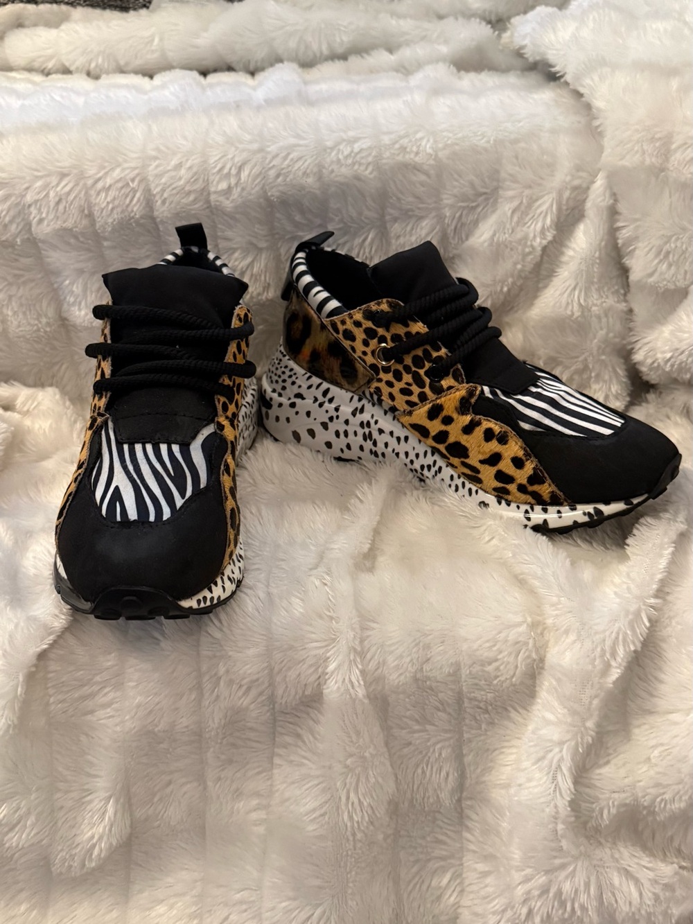 Steve Madden animal print sneaker 7.5
